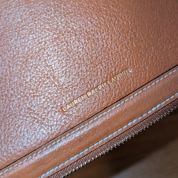 Ralph Lauren Brown leather purse in great condition. - Picture 2 of 3
